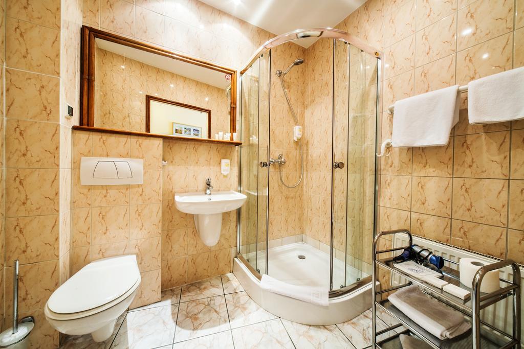 Hotel Komeda Ostrów Wielkopolski Værelse billede