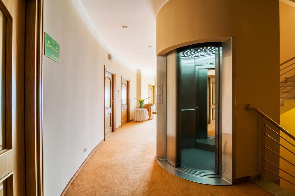Hotel Komeda Ostrów Wielkopolski Eksteriør billede
