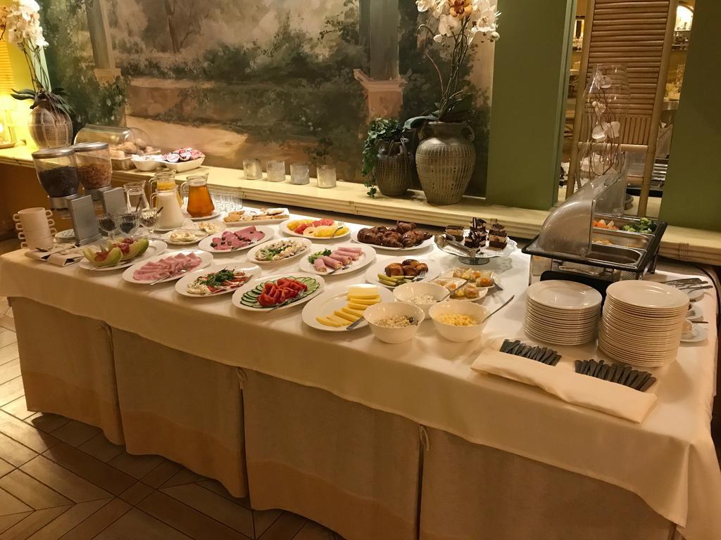 Hotel Komeda Ostrów Wielkopolski Eksteriør billede